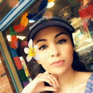 Meet your Posher, Loren